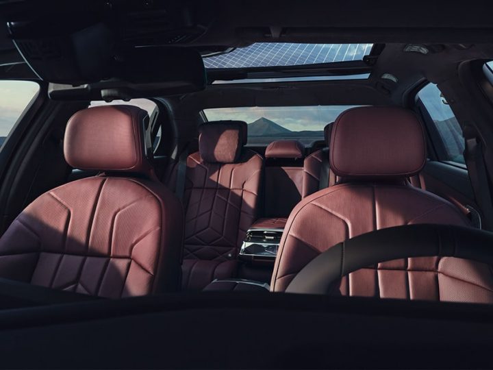 2024 BMW 740i, 740i xDrive, 760i xDrive Features & Specs