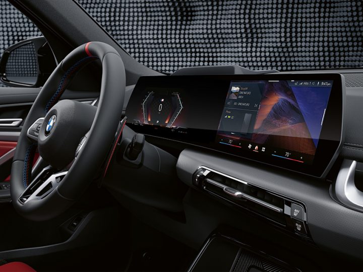 Closeup of BMW Curved Display in the X1 M35i interior