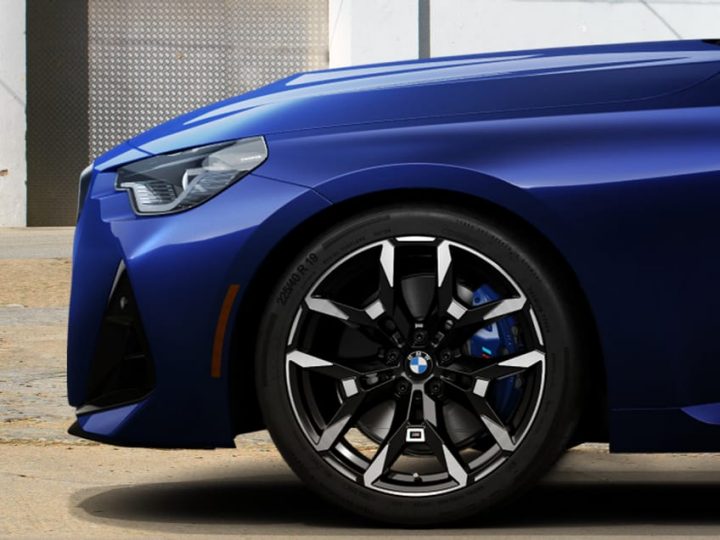 2025 BMW 230i, 230i xDrive Coupe Features & Specs