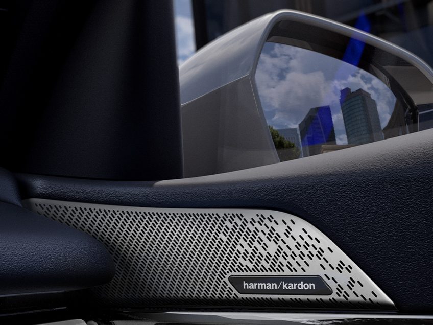 2025 BMW 530i, 530i xDrive Features and Specs