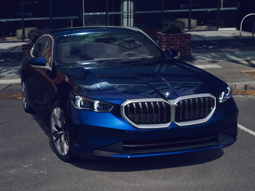 2025 BMW 530i, 530i xDrive Features and Specs