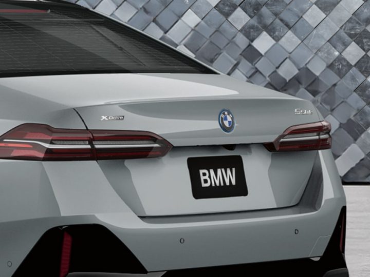 550e xDrive Midsize Plug-In Hybrid Electric Sedan  BMW USA
