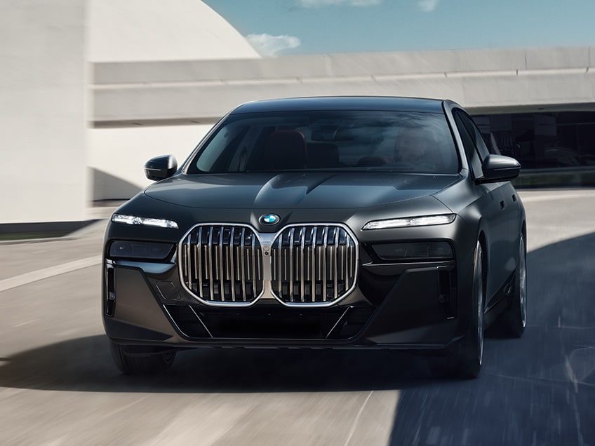 2025 BMW 740i, 740i xDrive, 760i xDrive Features & Specs