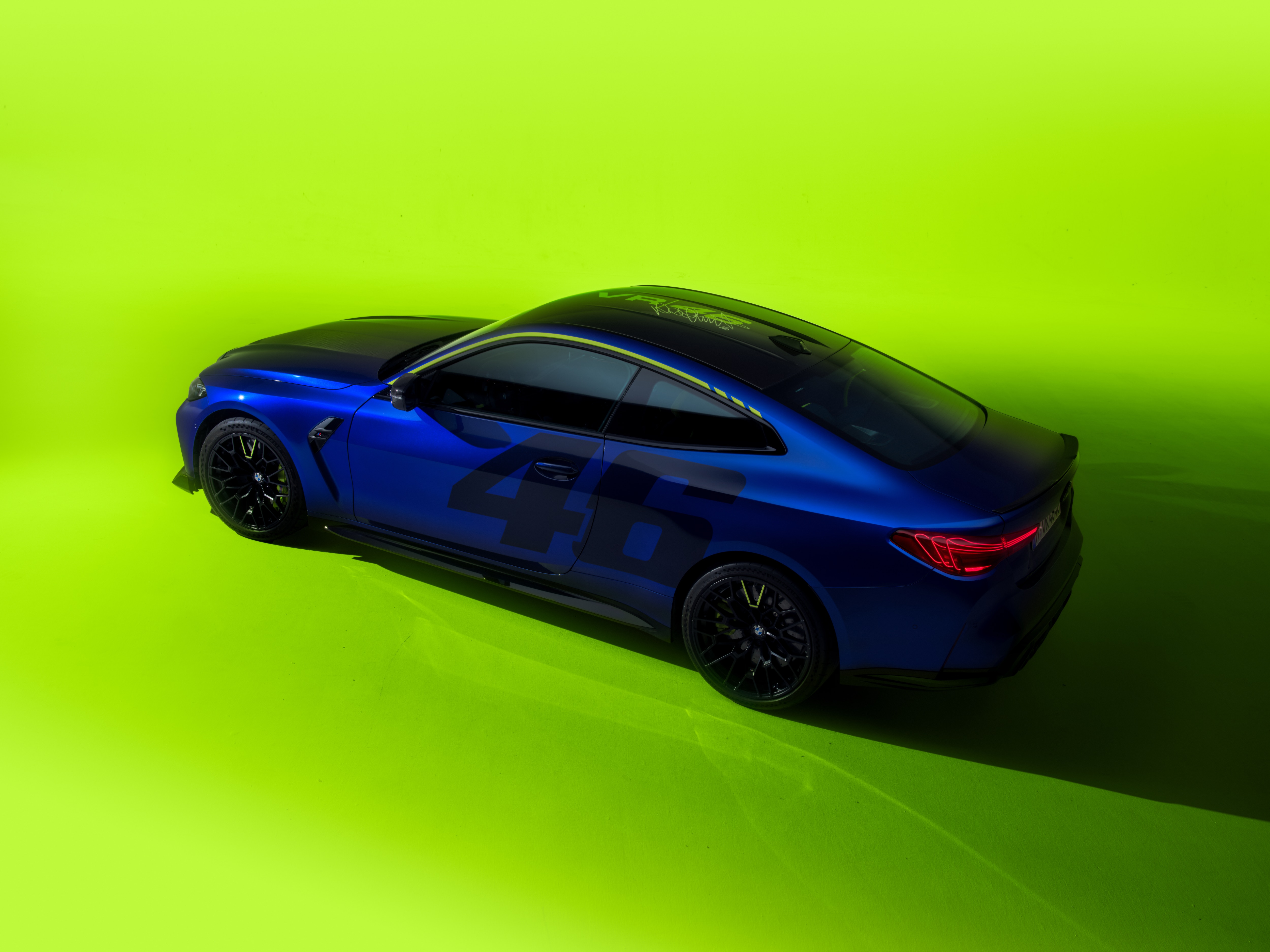 A side profile of the M4 CS Valentino Rossi VR 46 in Marina Bay Blue Metallic