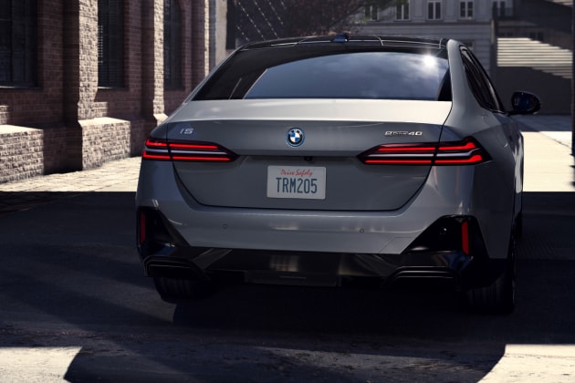 Detail of rear bumper and model designation on the 2024 BMW i5 eDrive40 in Brooklyn Grey Metallic