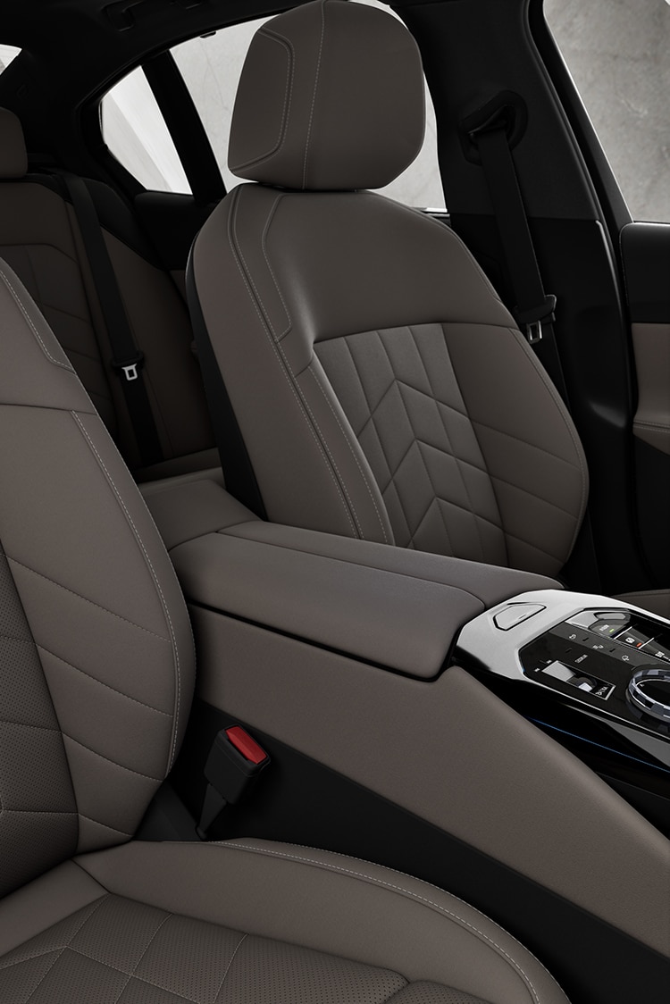 Interior view of Verganza upholstered seats in Espresso Brown in the 5 Series