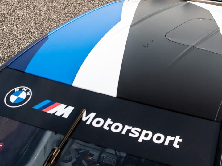 Closeup of the carbon fiber roof on a BMW M4 GT3