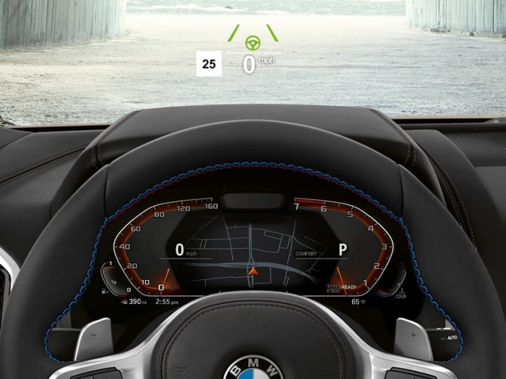 Detail of full-color BMW Head-up Display in a 2026 8 Series Convertbile