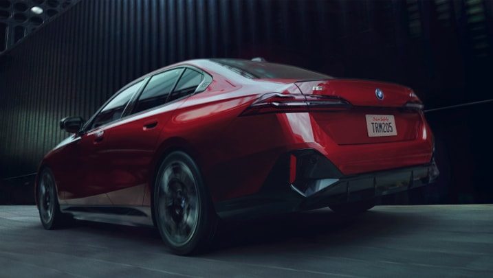 Angled view of the BMW i5 M60, showing off its low center of gravity and responsiveness