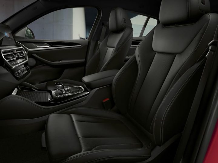 Detail of the X4's standard Sport Seats clad in perforated SensaTec upholstery