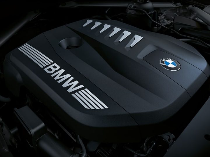 The inline six cylinder TwinPower Turbo engine with 48V mild-hybrid technology