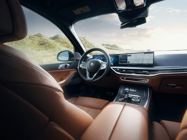 Cabin view of the 2026 ALPINA XB7 showing new BMW Curved Display